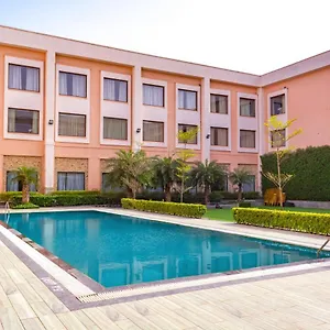 Tivoli Grand Semesteranläggning (resort) Delhi (National Capital Territory of India)